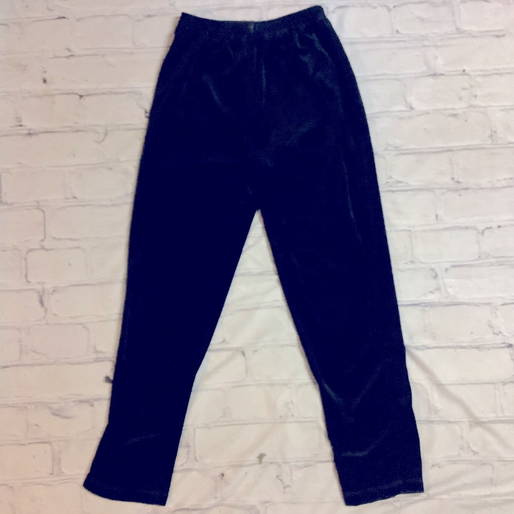 PARTNER INTIMATES SLEEPWEAR FOR WOMEN.